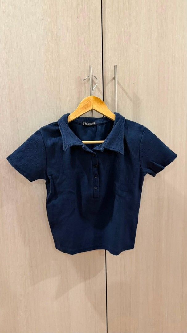 Trendy Tops (Category: Sleeveless) located in Quezon City. Submitted by sclfxz (Listing ID 1451823976, Image 3). Description: Get All 4 Tops for ₱330 💯 (Different prices if purchased individually 😊) • G2OOO Sleeveless Turtleneck Color: Brown (Size S-M) can fit S-M only - ₱110 • Uniqlo Airism Cotton Ribbed Polo shirt Color: Olive (Size L) can fit Small to Large ₱110 • ZARA Ribbed Polo Shirt Color: Navy Blue (Size L) but best fit for Small to Med
