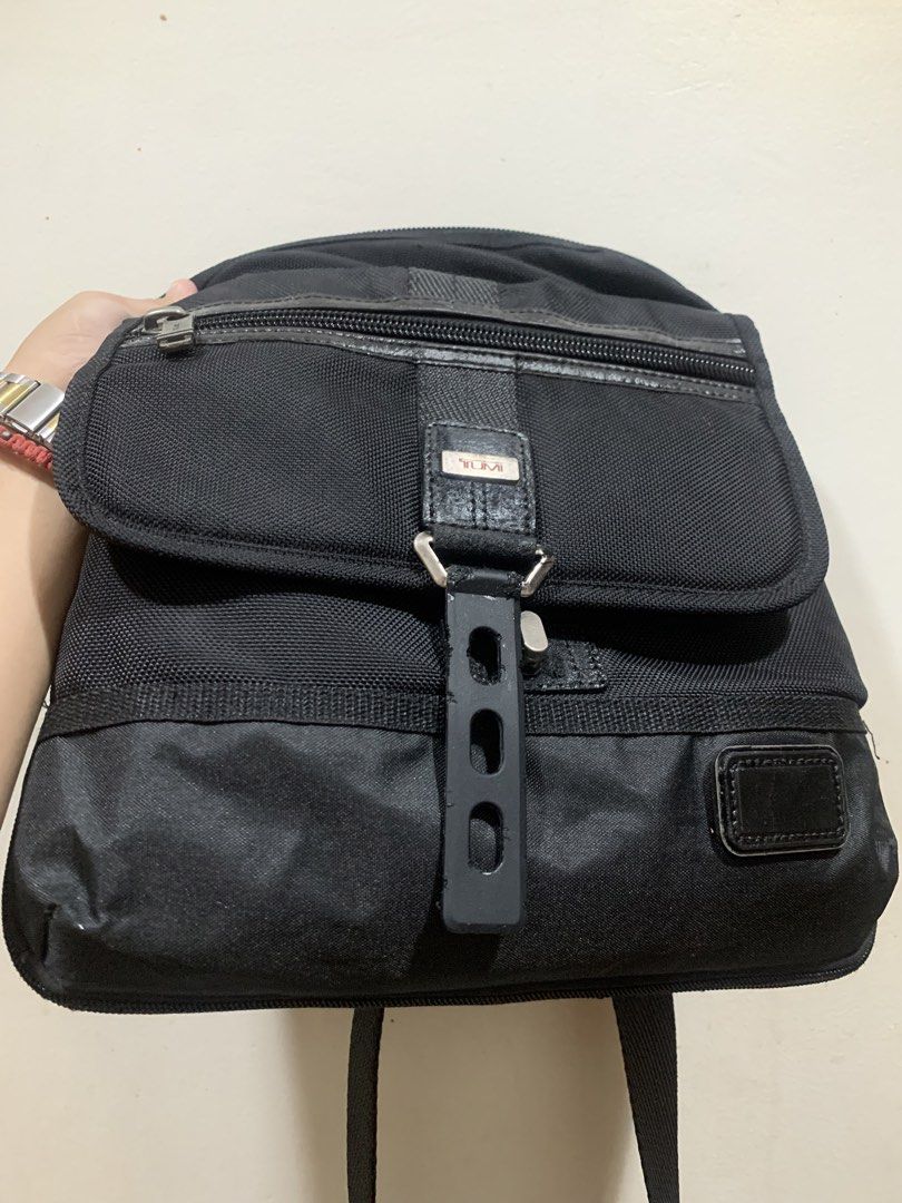 Tumi Annapolis Zip Flap Bag Authentic (Category: Luxury Bags & Wallets) located in Manila. Submitted by moneymann888 (Listing ID 1451809722, Image 3). Description: Sf Buyer ahoulder Fix Price ‼️‼️‼️ Authentic Tumi Annapolis Zip Flap Preloved As is Measurements 12inches width lengt 13inch Honest issue Lower Leather Part been Replace by waterproof Cloth and some leather parts have leather cracks pero pina recolored ko to black kaya nag mukha siya t