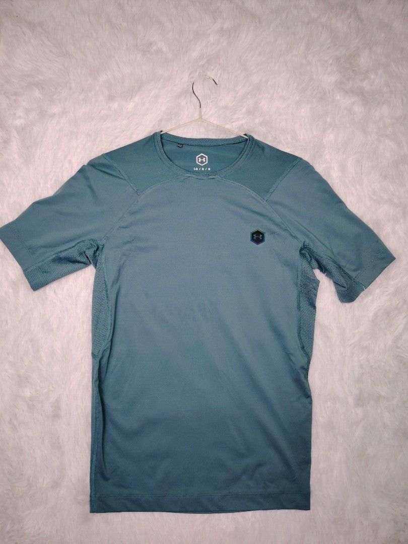 Under Armour men's athletic t-shirt (Category: Activewear) located in Tagbilaran City. Submitted by jahrafael (Listing ID 1451855466, Image 2). Description: .