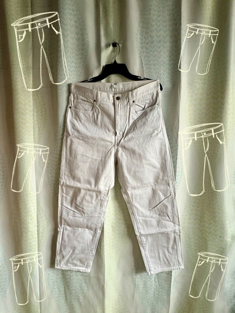 UNIQLO Beige Relaxed Fit Jeans (Category: Jeans) located in Adams. Submitted by eggs.sam.cheese (Listing ID 1451807314, Image 1). Description: - UNIQLO beige relaxed fit jeans - Straight leg cut with a slightly cropped hem - Button and zip closure - Two back pockets and two front pockets - Textured fabric - Perfect for casual wear.