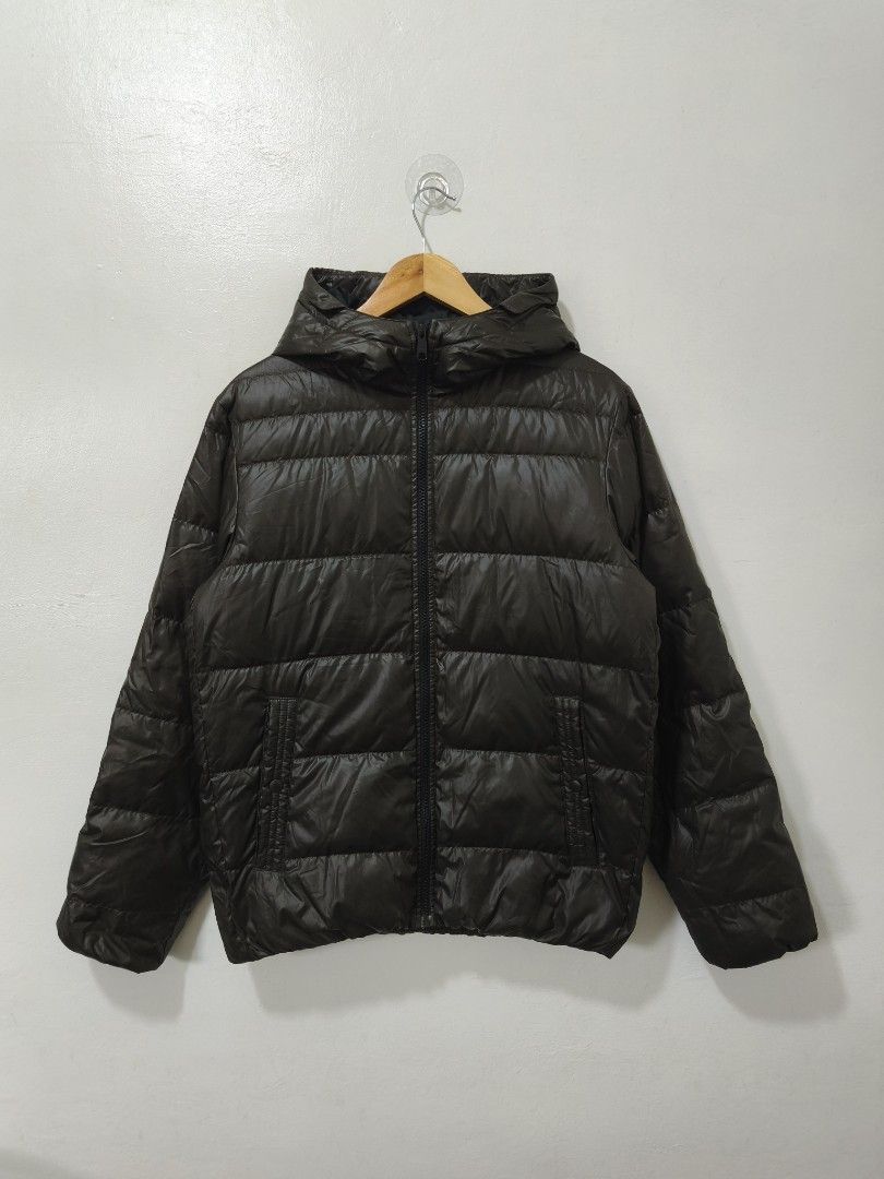 Uniqlo Brown Down Puffer Jacket Men Medium (Category: Coats, Jackets and Outerwear) located in Balanga. Submitted by winterlab_ph (Listing ID 1451702809, Image 1). Description: Code: A404 Width: 21.5 Length: 26.5 Shoulders: 18 Sleeves: 24.5.