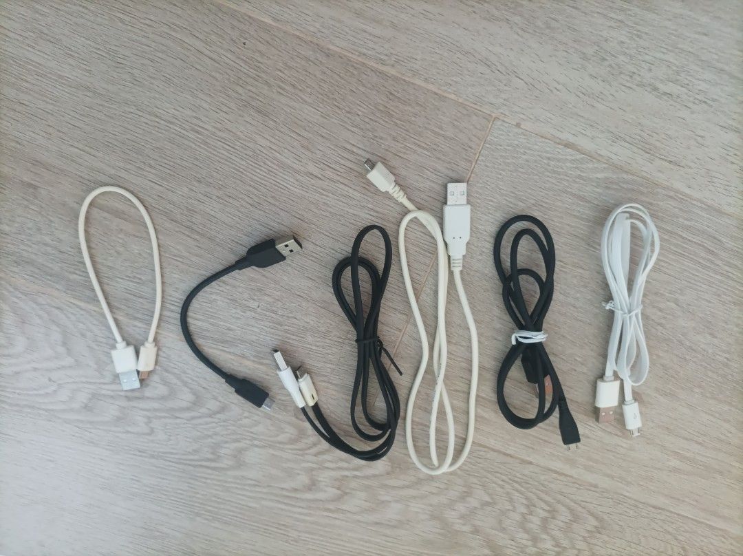 USB to type B 充電綫6條$10全走 （分類：充電器及電線）位於 Hong Kong。 由 vtso03 提交（商品編號 1451728687，圖片 1）。簡介： 地鐵站交收。。