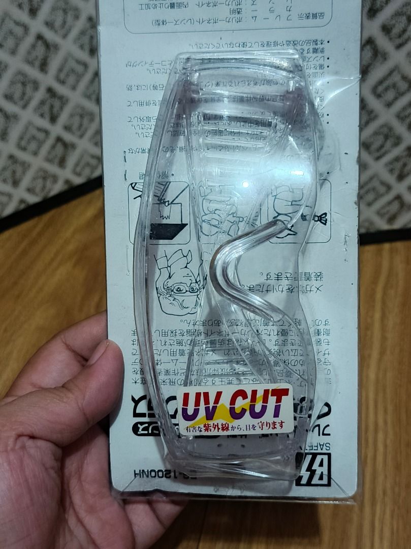 UV Cut Safety Goggles (Category: Construction Tools & Equipment) located in Makati City. Submitted by nyxhemera26 (Listing ID 1451716344, Image 2). Description: UV Cut Safety Goggles - For enhanced eye protection. - Clear lenses for unobstructed vision. - Shields eyes from harmful UV rays and potential hazards like dust and debris. - Designed for a comfortable and secure fit. - Ideal for various tasks including DIY projects, gardening, and genera
