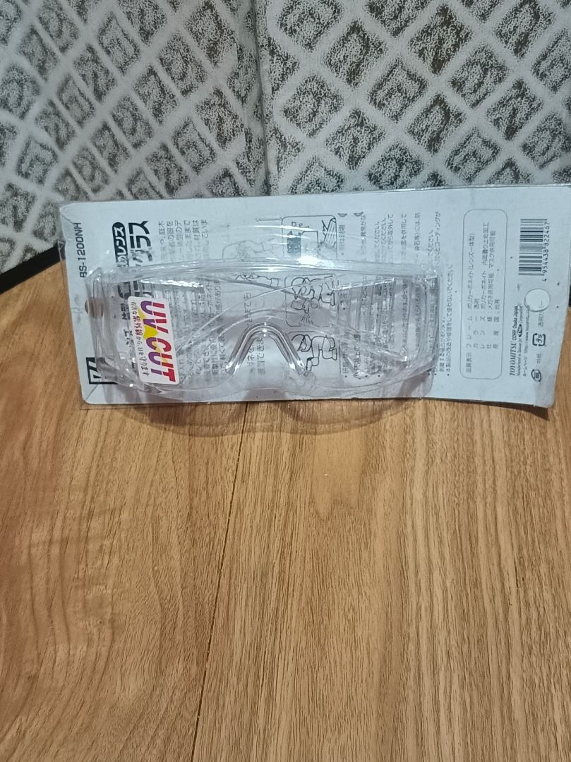 UV Cut Safety Goggles (Category: Construction Tools & Equipment) located in Makati City. Submitted by nyxhemera26 (Listing ID 1451716344, Image 1). Description: UV Cut Safety Goggles - For enhanced eye protection. - Clear lenses for unobstructed vision. - Shields eyes from harmful UV rays and potential hazards like dust and debris. - Designed for a comfortable and secure fit. - Ideal for various tasks including DIY projects, gardening, and genera
