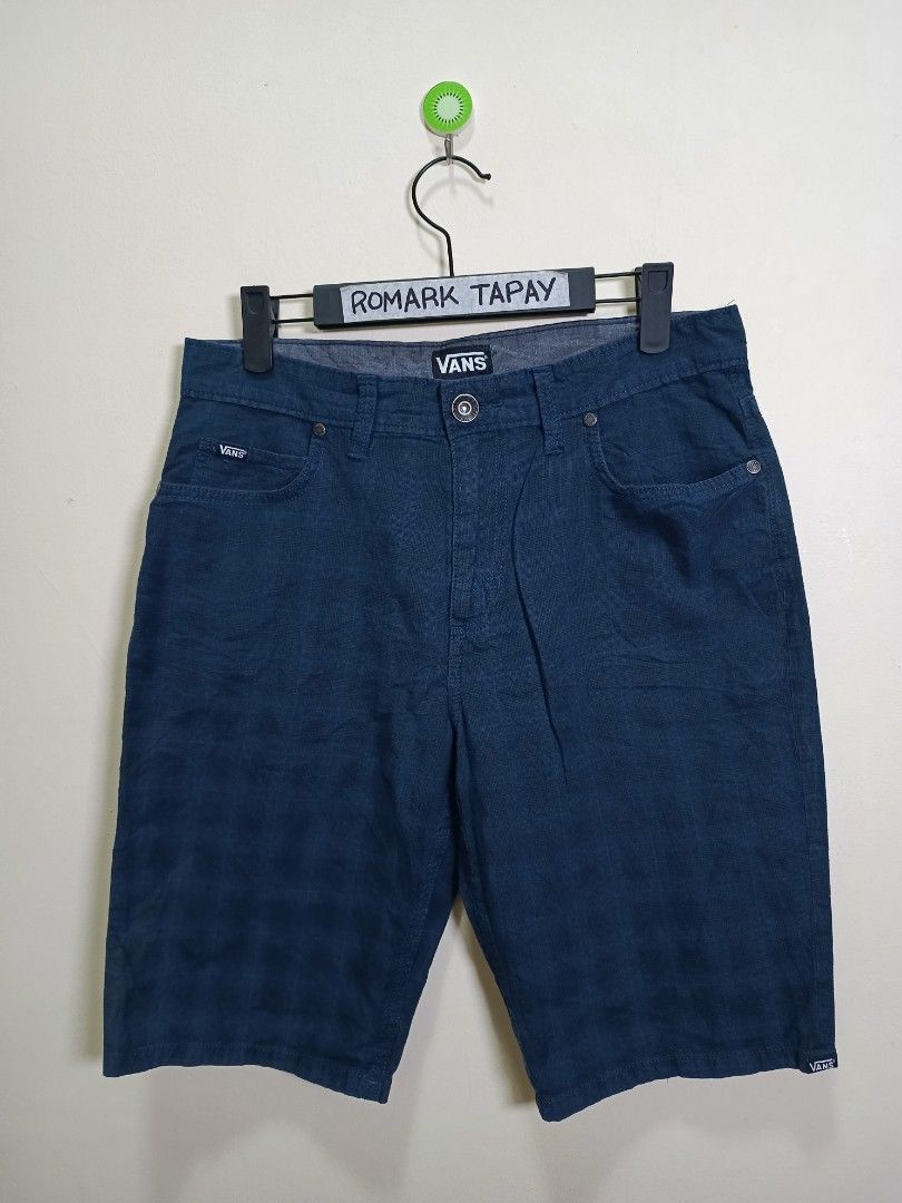 VANS CHECKERED WALK SHORTS (Category: Shorts) located in Bulacan. Submitted by romark.longos.tapay (Listing ID 1451860719, Image 1). Description: Dimensions: W28-30 x L20 x 9LEGHOLE Condition: EXCELLENT Color rate: 9.5/10 Issue: NONE.
