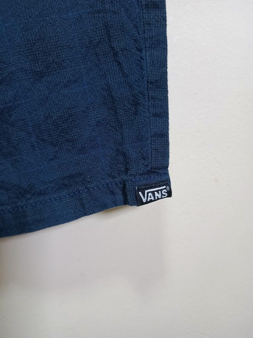 VANS CHECKERED WALK SHORTS (Category: Shorts) located in Bulacan. Submitted by romark.longos.tapay (Listing ID 1451860719, Image 2). Description: Dimensions: W28-30 x L20 x 9LEGHOLE Condition: EXCELLENT Color rate: 9.5/10 Issue: NONE.
