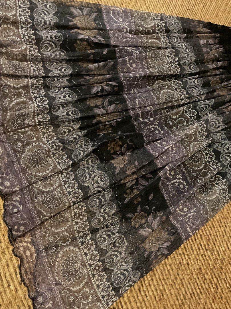 [SOLD] Vintage Boho Midi Layered Skirt (Category: Skirts) located in Tuguegarao City. Submitted by rewear_files (Listing ID 1451865964, Image 2). Description: Size:24 in-32 in.