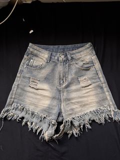 (Category: ) located in . Submitted by thrift.withlux (Listing ID 1451698935, Image 1). Description: .
