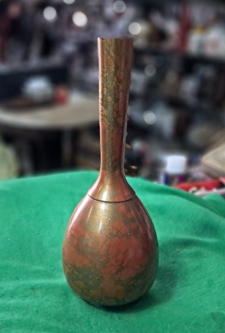 Vintage Japanese Takenaka Copper Vase Modeled Bronze Finish Asian (Category: Vases & Decorative Bowls) located in Johor Bahru. Submitted by 2ndbarang (Listing ID 1451702052, Image 1). Description: Vintage Japanese Takenaka Copper Vase Modeled Bronze Finish Asian.