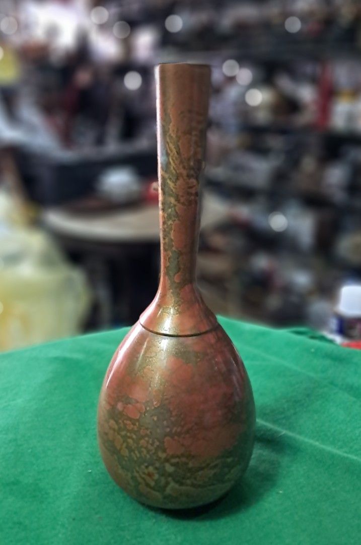 Vintage Japanese Takenaka Copper Vase Modeled Bronze Finish Asian (Category: Vases & Decorative Bowls) located in Johor Bahru. Submitted by 2ndbarang (Listing ID 1451702052, Image 3). Description: Vintage Japanese Takenaka Copper Vase Modeled Bronze Finish Asian.