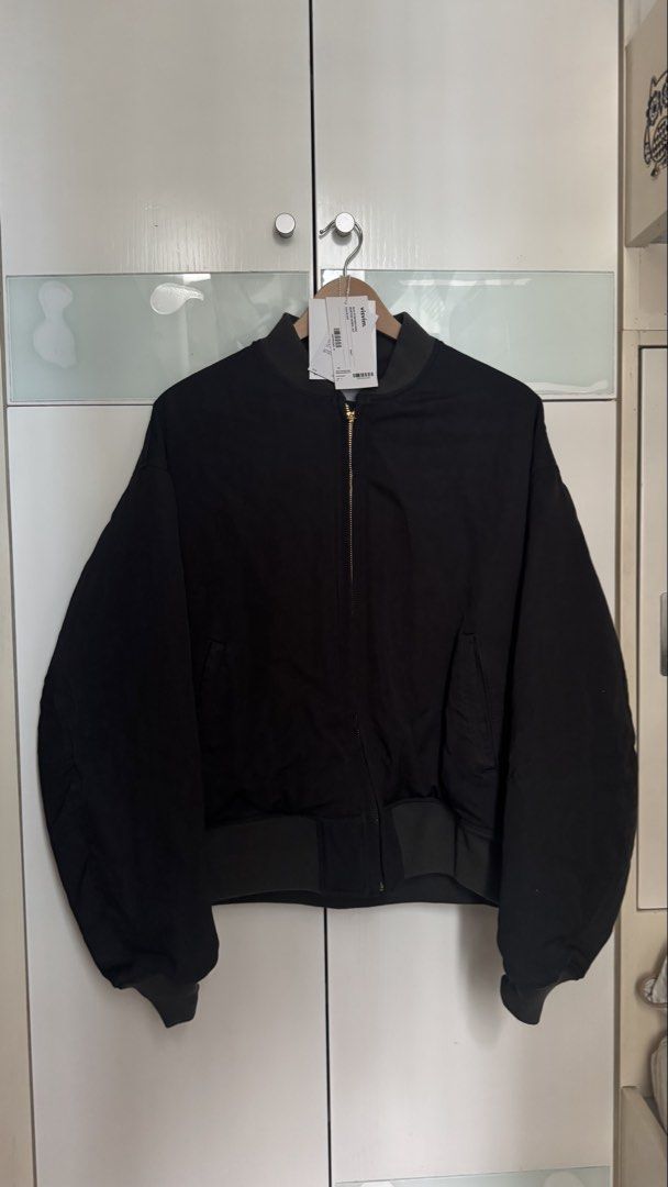 Visvim Barton down jacket size 3 （分類：外套及戶外衣服）位於 Hong Kong。 由 llkk14 提交（商品編號 1451755834，圖片 1）。簡介： VISVIM SS26 BARTON DOWN JACKET 尺碼：SIZE 3 顏色：黑色 購自VIP發佈會，Full set，made in Japan 。