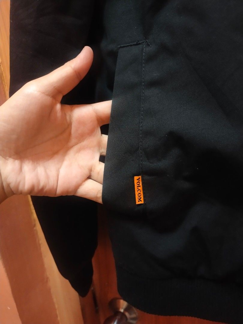 Volcom Bomber Jacket Black Water Resistant Breathable (Category: Coats, Jackets and Outerwear) located in Quezon City. Submitted by glydelbelen225 (Listing ID 1451714034, Image 2). Description: - Black Volcom bomber jacket - Water resistant and breathable - Yellow lining inside - Ideal for everyday wear.
