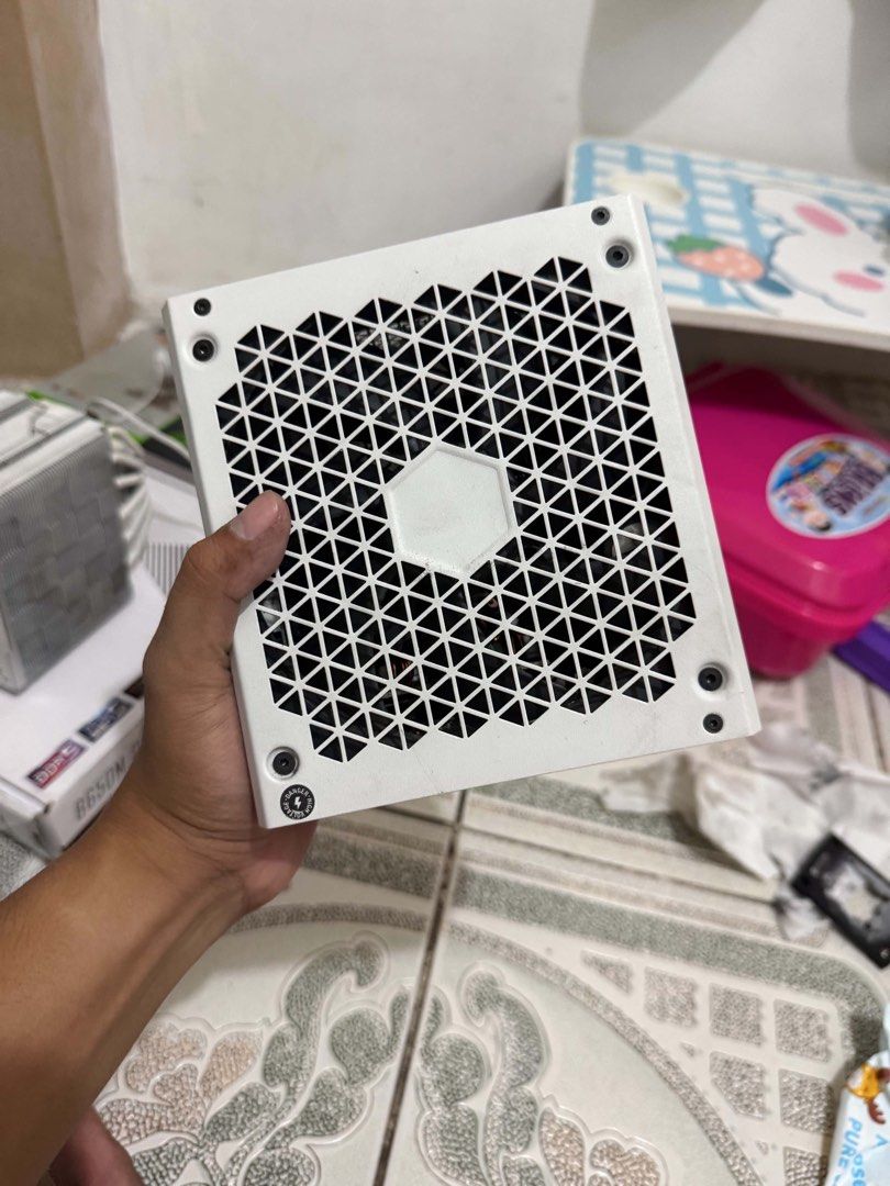 White Corsair RM750 80+ gold fully modular (Category: Computer Parts) located in Manila. Submitted by ronalynt (Listing ID 1451822092, Image 1). Description: Corsair RM750 80+ gold fully modular With box and complete accesories.