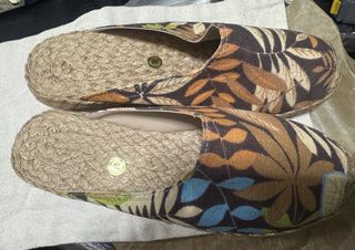 (Category: ) located in . Submitted by urban_thrift_09 (Listing ID 1451871396, Image 1). Description: .