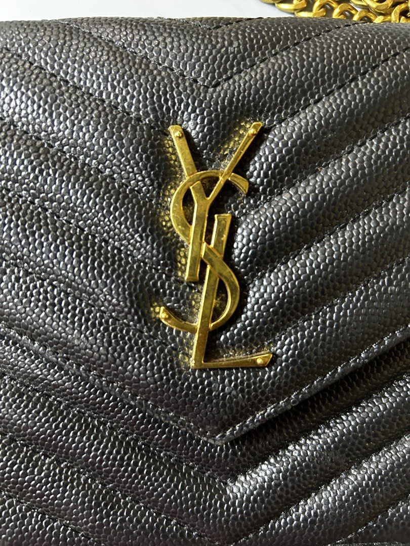 Ysl Bag (Category: Luxury Bags & Wallets) located in Aurora. Submitted by snoworiontwinkle_08 (Listing ID 1451883327, Image 2). Description: No issue Like new Dm me.