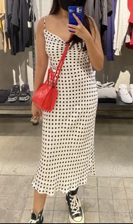 (Category: ) located in . Submitted by ml.closet (Listing ID 1451778176, Image 1). Description: .