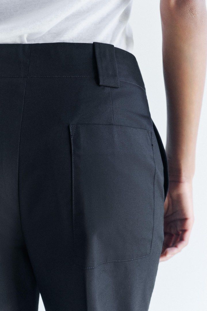 Zara Chinos With Turn-Up Hems (Black) (Category: Other Bottoms) located in Quezon City. Submitted by treasurededit (Listing ID 1451891908, Image 2). Description: .