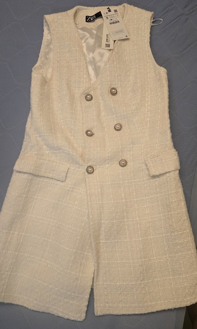 Zara Knit Dress (Category: Dresses) located in Taguig. Submitted by c_rivera (Listing ID 1451851493, Image 1). Description: size small. never worn just stored. cream knit color. fits small to semi med rfs decluttering.