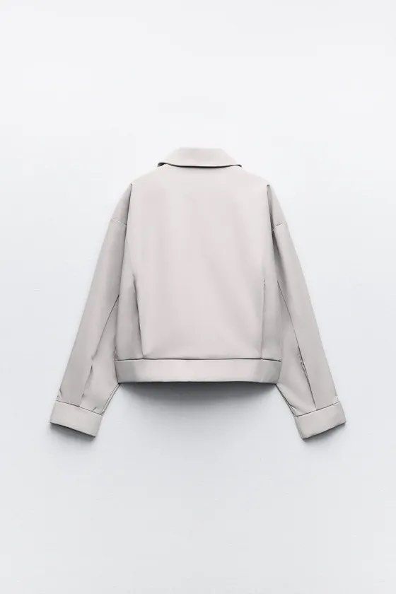 Zara Water-Repellent Jacket (Category: Coats, Jackets and Outerwear) located in Quezon City. Submitted by treasurededit (Listing ID 1451892020, Image 2). Description: .