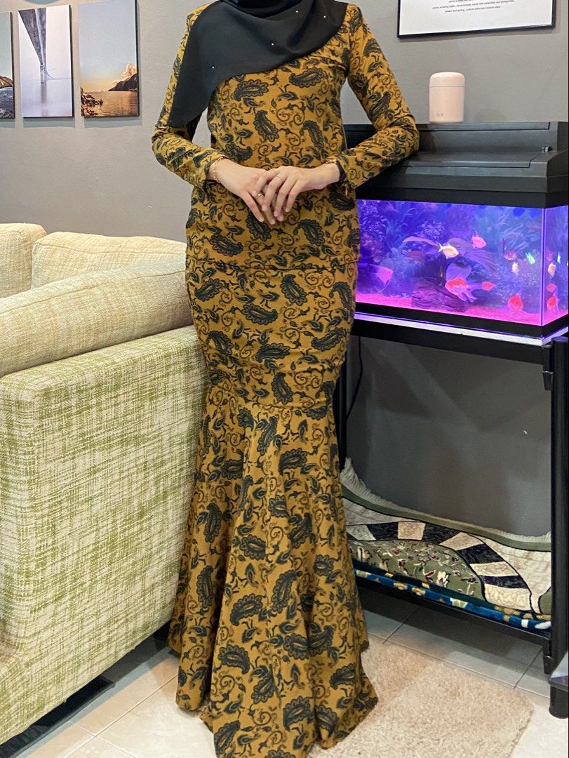Zefiks Collection (Category: Baju Kurung & sets) located in Pasir Gudang. Submitted by prelovedbyminoura (Listing ID 1451770055, Image 2). Description: ZEFIKS (Mustard) : - Saiz S - Mermaid-style skirt - Baju selesa dan masih macam baru 👍.