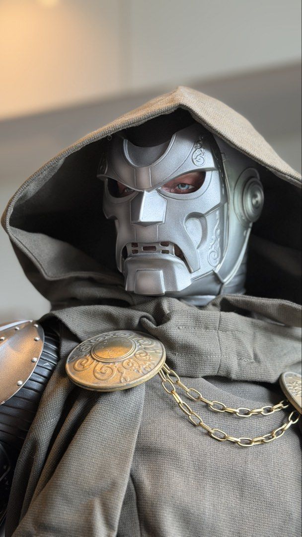 1/2 Scale Sideshow Dr Doom Legendary Scale (Category: Figurines & Statues) located in Quezon City. Submitted by abubut.atbp (Listing ID 1452031812, Image 2). Description: BIB condition. All complete. Opened only to check and built once for a photoshoot Brown box included. Size is around 4ft Pickup location: Wilson Ortigas.