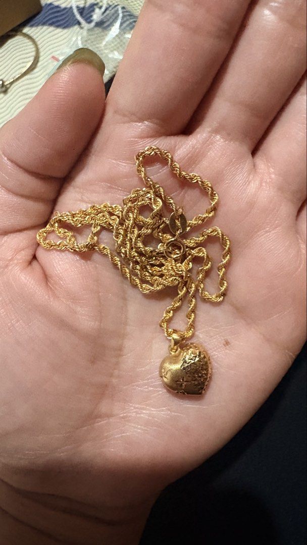 18k saudi Gold necklace (Category: Necklaces) located in Angeles City. Submitted by sum49 (Listing ID 1452061108, Image 3). Description: Pawnable❗️❗️❗️ 18k saudi gold 16 inches 3grams .