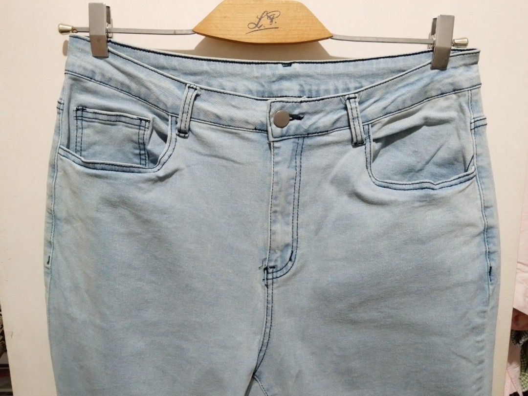 (1XL) Light Wash Shein Jeans (Category: Jeans) located in Rizal. Submitted by rmrkshmc (Listing ID 1452046785, Image 2). Description: - 1XL - idealy fits 35-38 waistine - light wash denim jeans - soft and stretchy denim - very high-waisted - slightly flared - used 3-4 times only - mahaba, perfect for tall girls - mop: gcash - loc: Mayamot, Antipolo.