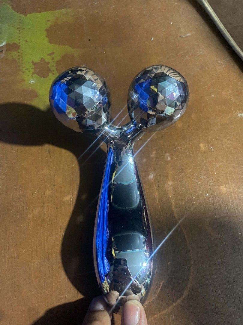 3D Y-shaped face and body roller massager (Category: Face Care) located in Manila. Submitted by jvdshop (Listing ID 1452080604, Image 2). Description: .