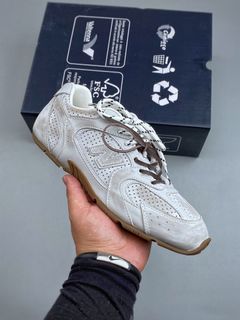 （分類：）位於 。 由 aurastudio 提交（商品編號 1451913054，圖片 1）。簡介： 。