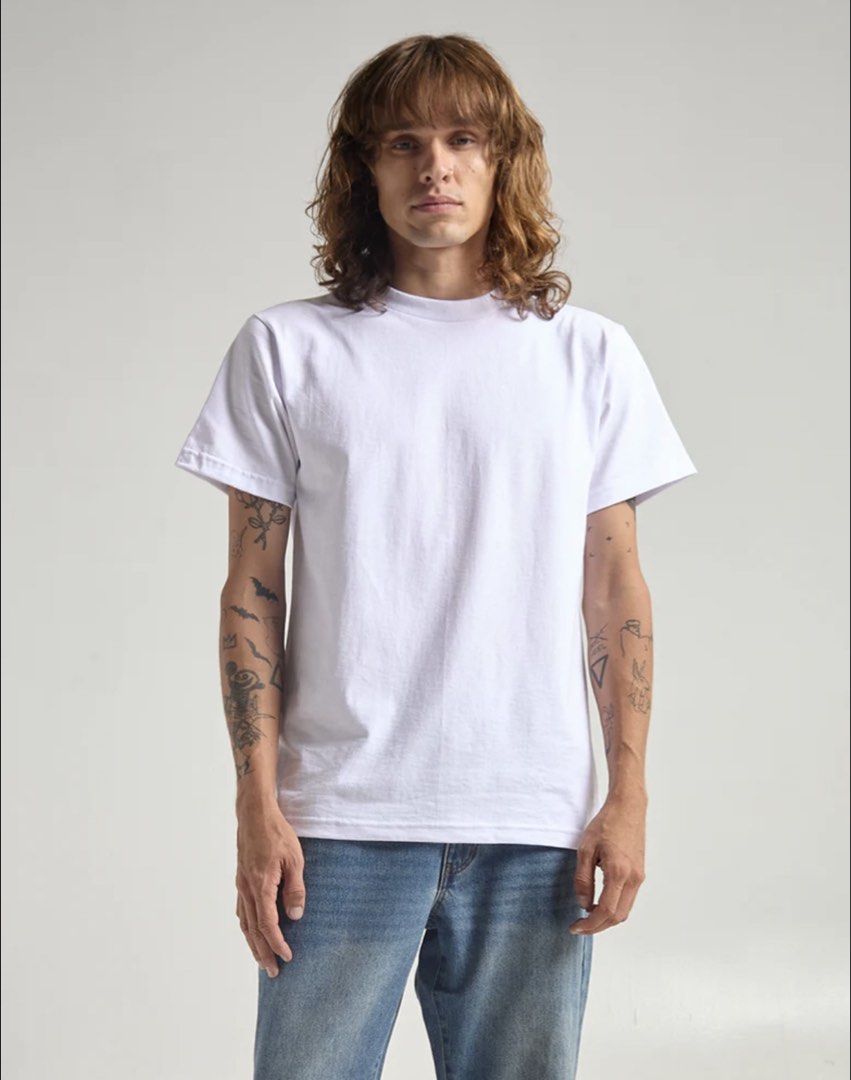 6.0 ACTIVE oz SHORT SLEEVE T-SHIRT - WHITE (Category: Tshirts & Polo Shirts ) located in Quezon City. Submitted by ushereds (Listing ID 1451930539, Image 1). Description: COLOR: WHITE SIZE: LARGE chest: 22" lenght: 31".