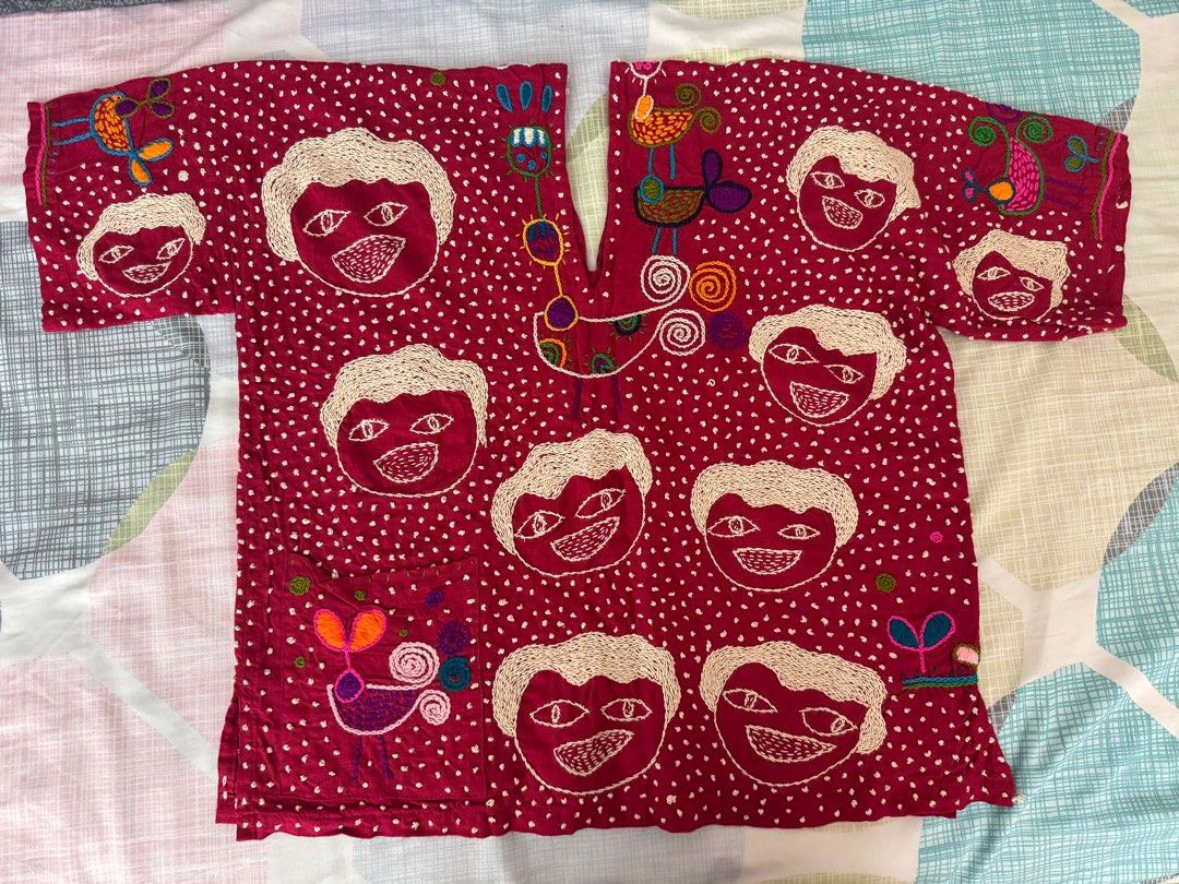 流蘇民族全刺繡上衣 （分類：襯衫）位於 Hong Kong。 由 whydaisy 提交（商品編號 1451925011，圖片 3）。簡介： ~全件刺繡民族衫，做功精細 ~ONE SIZE約：衣長22.5 吋/胸圍43吋。