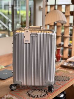 20-22 inch carry on Collection item 2