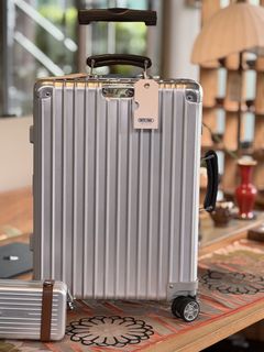20-22 inch carry on Collection item 1