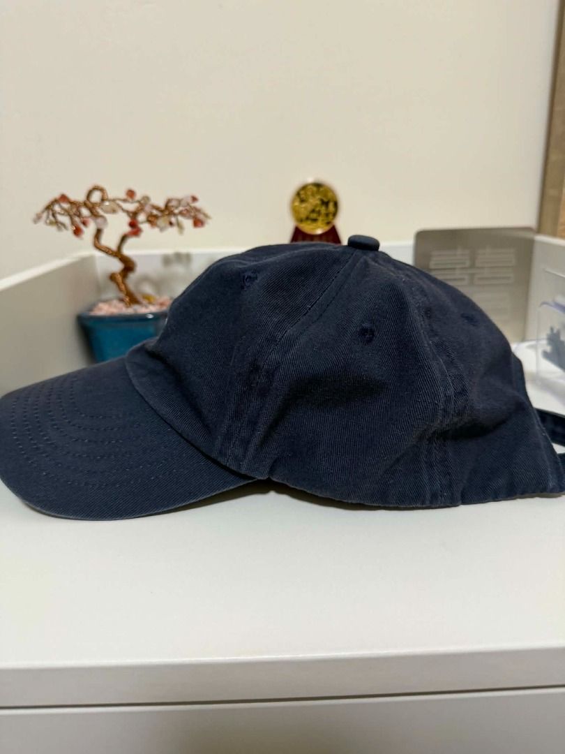 由 ellen_3339 (刊登 ID 1451951906，圖片 2) 提交，位於 高雄市 (Kaohsiung) 的 AGILITY Embroidery Baseball Cap 鮭魚刺繡 棒球帽 JKS (類別：帽子)，說明：有使用痕跡退色 帽況如圖所示 材質：100% Cotton 頭圍：可調整 55cm - 60cm 二手商品不接受退換，可以接受再請下單。 。