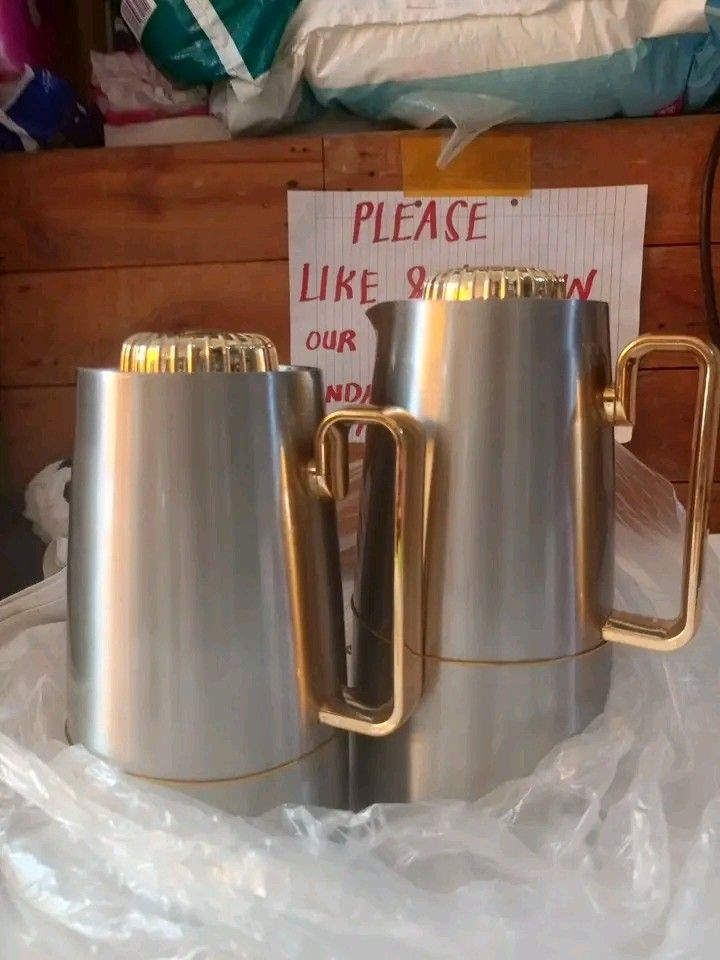 ALMARJAN Arabic Tea & Coffee Thermos Set (Category: Kettles & Airpots) located in Manila. Submitted by rubymielbona (Listing ID 1451900470, Image 2). Description: ✨ ALMARJAN Arabic Tea & Coffee Thermos Set ✨ ☕ Set of 2 ✅ Brand New ✅ Elegant Gold Handle & Lid ✅ Keeps drinks hot or cold longer 💰 Only ₱699 ‼️‼️ Market price: 1,500❌❌ 📍 Nangka, Marikina.