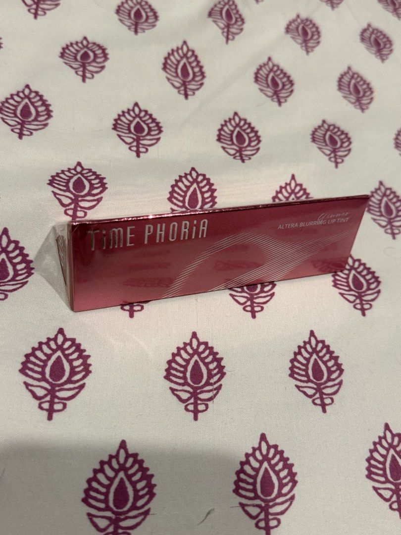 Altera Blurring Lip Tint (Category: Makeup) located in San Fernando. Submitted by hellookittieess (Listing ID 1452073789, Image 2). Description: SHADES AVAILABLE ⭐️09 GLIMMER ⭐️02 BURST (❌SOLD).