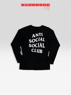 (Category: ) located in . Submitted by wardrobecity (Listing ID 1451958057, Image 1). Description: .