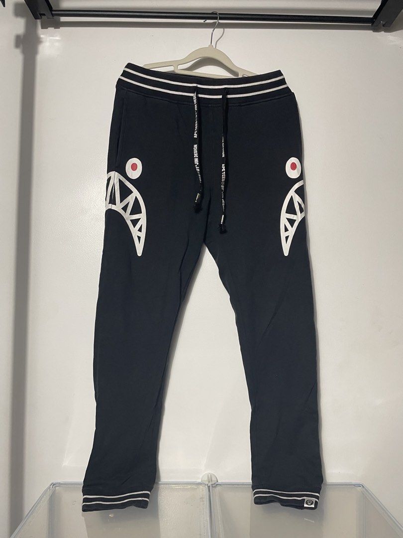 Ape by jim Aape Bathing ape Inspired (Category: Joggers) located in Rizal. Submitted by akoheats (Listing ID 1452052209, Image 1). Description: Excellent Condition ✨ Freewaist” pit to pit 39” length 📌 Accepts layaway (up to 15 days) ❗️Check item carefully before purchasing ❗️No returns or exchanges after purchase.