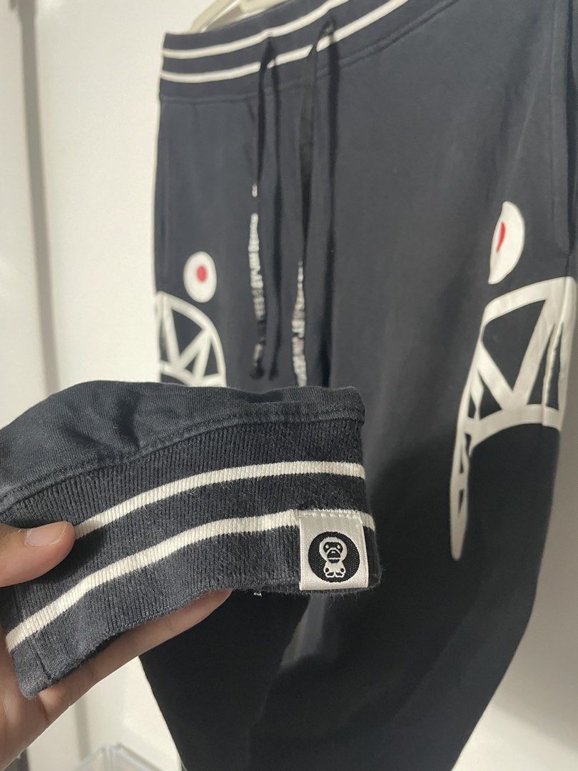 Ape by jim Aape Bathing ape Inspired (Category: Joggers) located in Rizal. Submitted by akoheats (Listing ID 1452052209, Image 3). Description: Excellent Condition ✨ Freewaist” pit to pit 39” length 📌 Accepts layaway (up to 15 days) ❗️Check item carefully before purchasing ❗️No returns or exchanges after purchase.