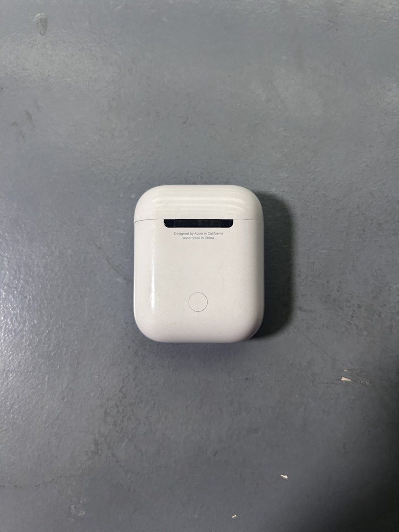 Apple AirPods (2nd Generation) with Charging Case (Category: Earphones) located in Manila. Submitted by roeljeoffr49221 (Listing ID 1451908262, Image 3). Description: - Negotiable price - Apple AirPods 2nd Generation - Includes charging case - Minor signs of wear on earbuds and case interior - Left airpod’s battery drains faster - Selling because of an upgrade .