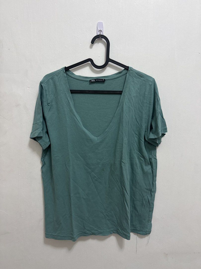 Assorted Shirts (Category: Shirts) located in Quezon City. Submitted by fromthreesha (Listing ID 1451981909, Image 1). Description: Take all for 100. .