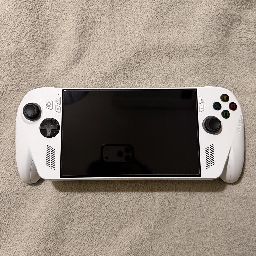 ASUS ROG Ally White Handheld Gaming Console (Category: Others) located in Manila. Submitted by kenoshop (Listing ID 1452036512, Image 1). Description: FOR SALE: ROG Ally 512GB • Bought: November 2025 • No issues, no scratches • Barely used (nakatambak lang) RFS: Hindi na nagagamit. 💰 Negotiable – send your offer. 📍 Meet-up only: Angeles City or UST Manila..