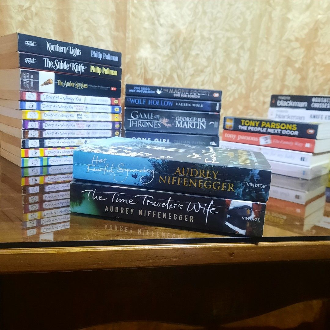 Audrey Niffenegger Books Bundle (Category: Storybooks) located in Baguio. Submitted by el_sakands (Listing ID 1451900563, Image 1). Description: Please be informed na preloved po yung mga books, so they might have creases, tanning/spotted edges, and some have spine breaks. 📍Baguio City MOP: Gcash, Maya, GoTyme, Maribank.