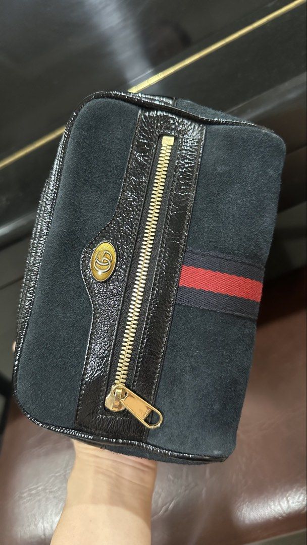 Authentic Gucci Belt Bag (Category: Luxury Bags & Wallets) located in Las Pinas. Submitted by marshmallowmax (Listing ID 1451907817, Image 2). Description: Guaranteed Authentic! Flawless! With dustbag, cards and gift receipt Small size, can fit big phones.