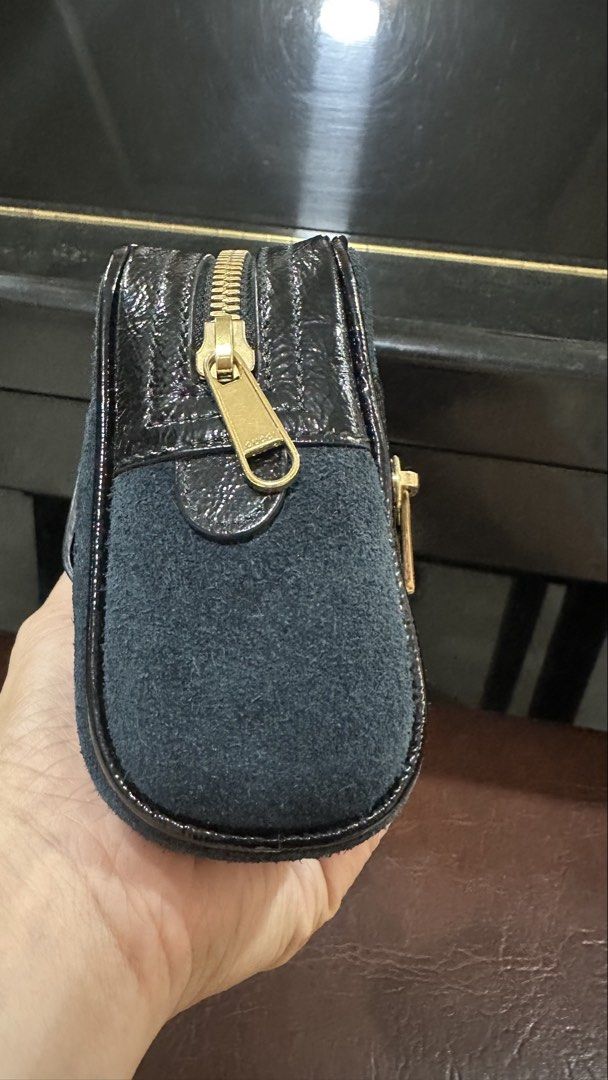 Authentic Gucci Belt Bag (Category: Luxury Bags & Wallets) located in Las Pinas. Submitted by marshmallowmax (Listing ID 1451907817, Image 3). Description: Guaranteed Authentic! Flawless! With dustbag, cards and gift receipt Small size, can fit big phones.