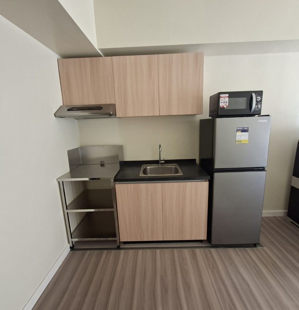 Avida Vireo Studio for Rent (Category: Apartments & Condos) located in Paranaque City. Submitted by tubby.kat (Listing ID 1451980995, Image 1). Description: Avida Vireo Arca South for Rent Studio unit near: 📍Ayala Malls Arca South 📍Landers Arca South Inclusive of: 📌refrigerator 📌microwave 📌induction stlove 📌range hood 📌aircon 📌water heater 📌cabinet 📌single bed 📌dining table and chairs 📌rice cooker 📌water kettle Free use of these faci