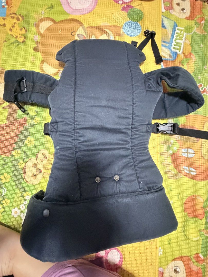 Baby carrier (Category: Carriers & Slings) located in Manila. Submitted by tw.declutters (Listing ID 1451984953, Image 1). Description: .