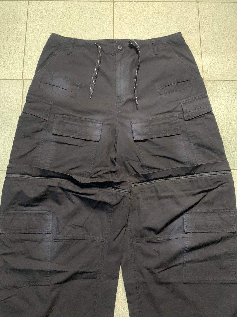 Balenciaga Multipocket Cargo Pants (Category: Jeans) located in Davao. Submitted by mysticeagle-2763 (Listing ID 1446692556, Image 3). Description: Balenciaga Multipocket Cargo Pants📌 W-36📌 L-40📌 T-17📌 L O-12.5📌 Excellent Condition📌.