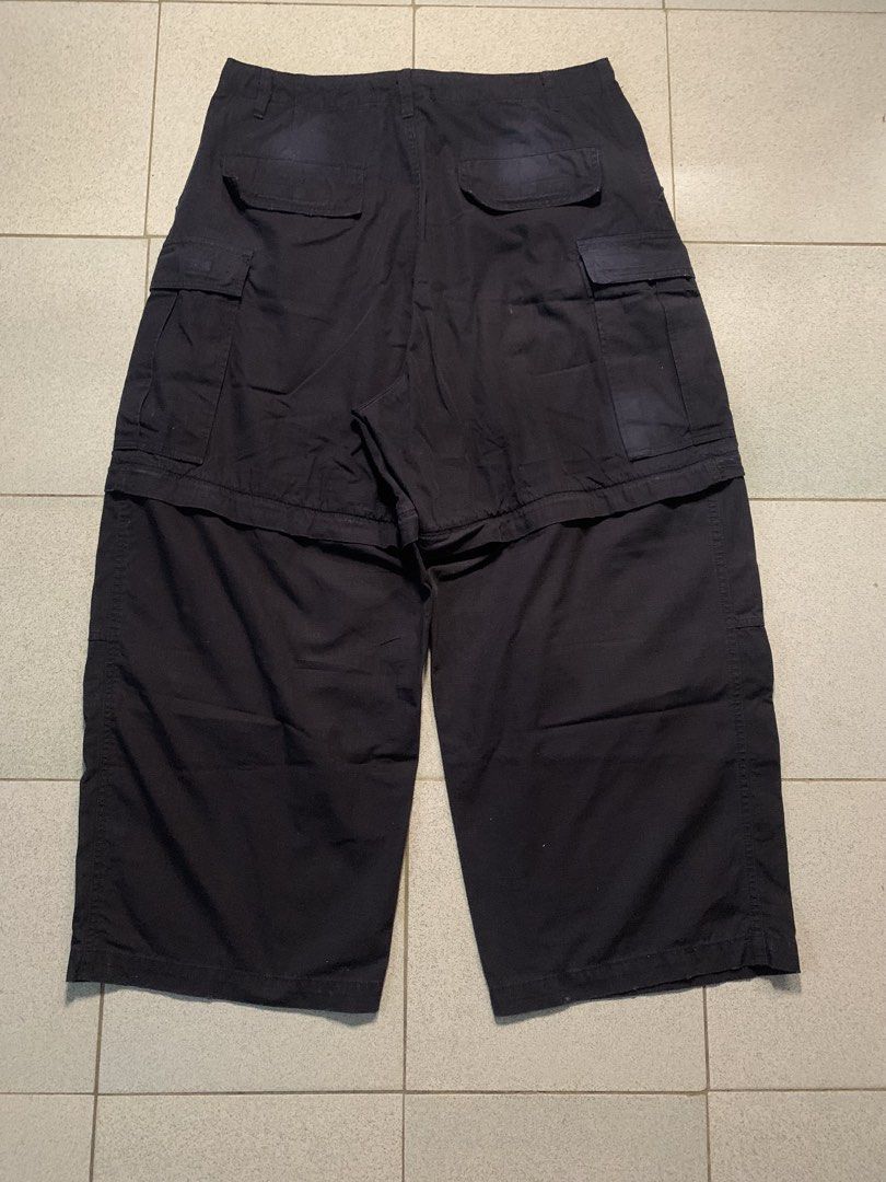 Balenciaga Multipocket Cargo Pants (Category: Jeans) located in Davao. Submitted by mysticeagle-2763 (Listing ID 1446692556, Image 2). Description: Balenciaga Multipocket Cargo Pants📌 W-36📌 L-40📌 T-17📌 L O-12.5📌 Excellent Condition📌.