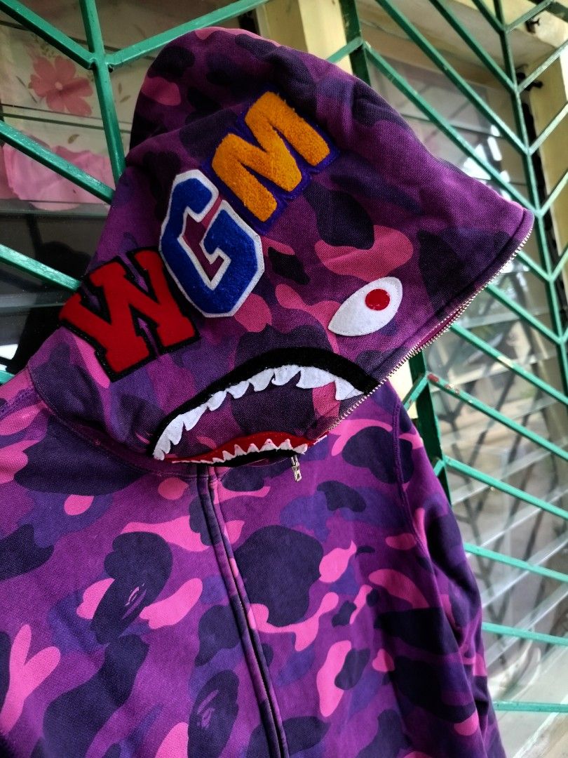 Bape Shark Hoodie (Category: Activewear) located in Manila. Submitted by geraldquinto_917 (Listing ID 1451923962, Image 3). Description: .